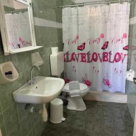 Guest house Vias *
