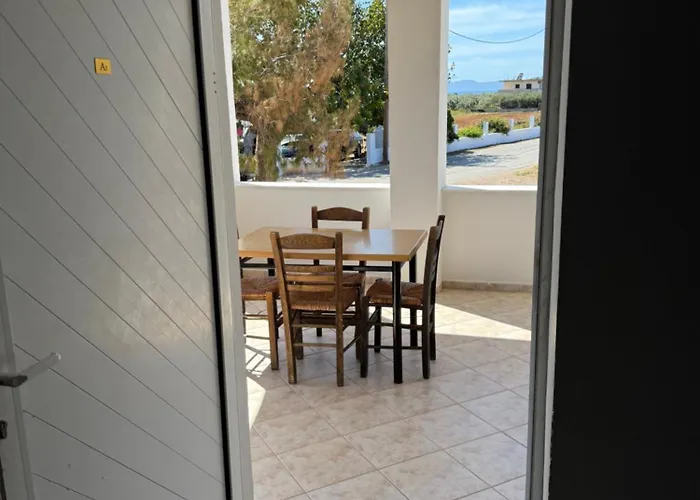 Vias Πανσιόν Neápolis